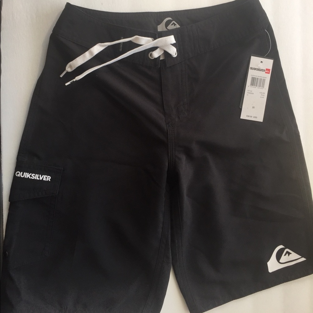 NWT nice boy QUIKSILVER shots